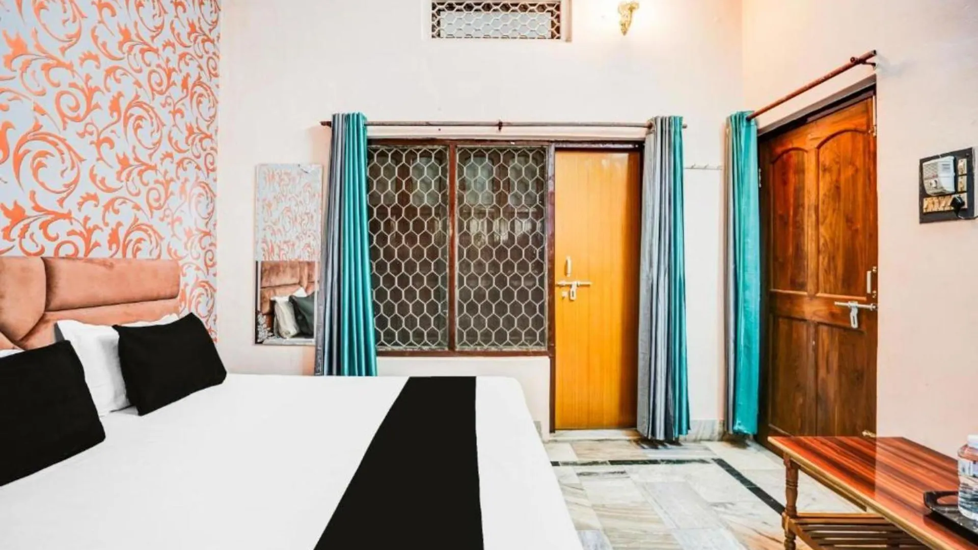 Hotel Subh Kashi # Near Shree Kashi Vishwanath Temple And Ganga Ghat - With #Wifi #Room Service #Spacious & Luxury Room - A Top Rated Premium Hotel In Varanasi