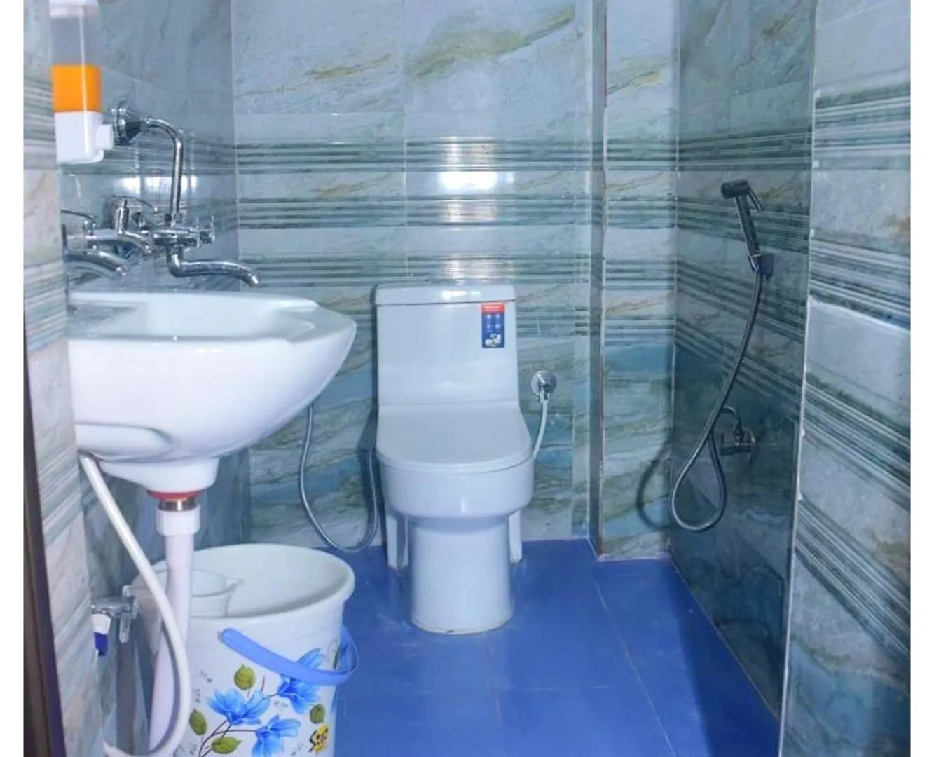 Hotel Subh Kashi # Near Shree Kashi Vishwanath Temple And Ganga Ghat - With #Wifi #Room Service #Spacious & Luxury Room - A Top Rated Premium Hotel In Varanasi