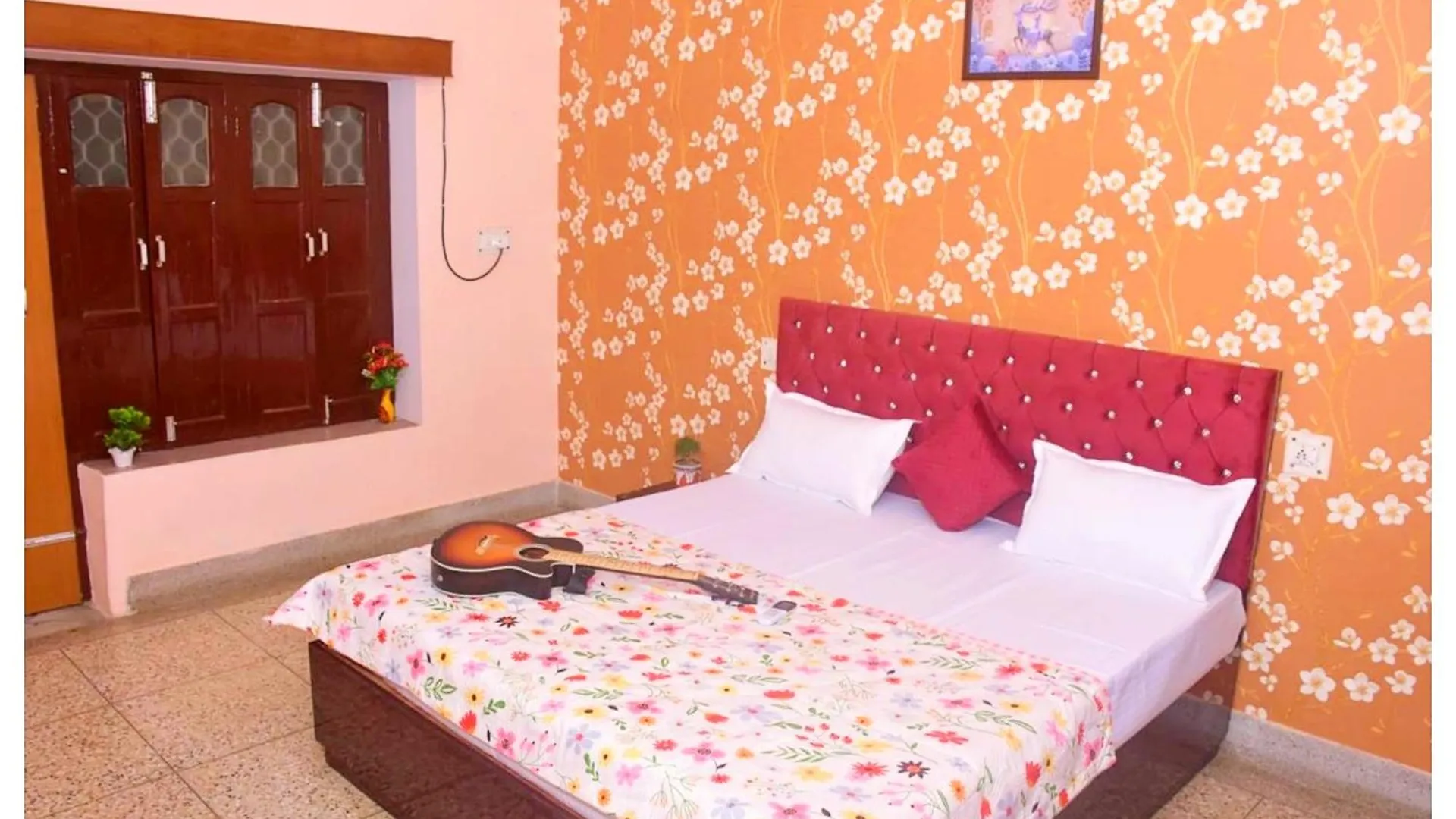 Hotel Subh Kashi # Near Shree Kashi Vishwanath Temple And Ganga Ghat - With #Wifi #Room Service #Spacious & Luxury Room - A Top Rated Premium Hotel In Varanasi