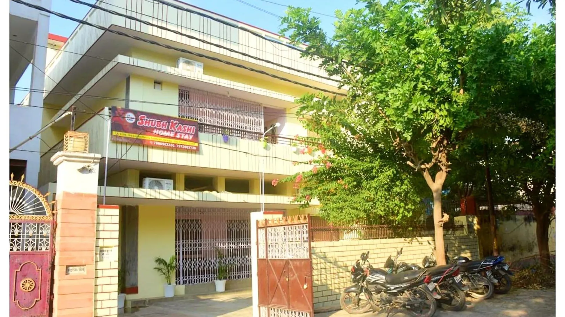 Hotel Subh Kashi # Near Shree Kashi Vishwanath Temple And Ganga Ghat - With #Wifi #Room Service #Spacious & Luxury Room - A Top Rated Premium Hotel In Varanasi