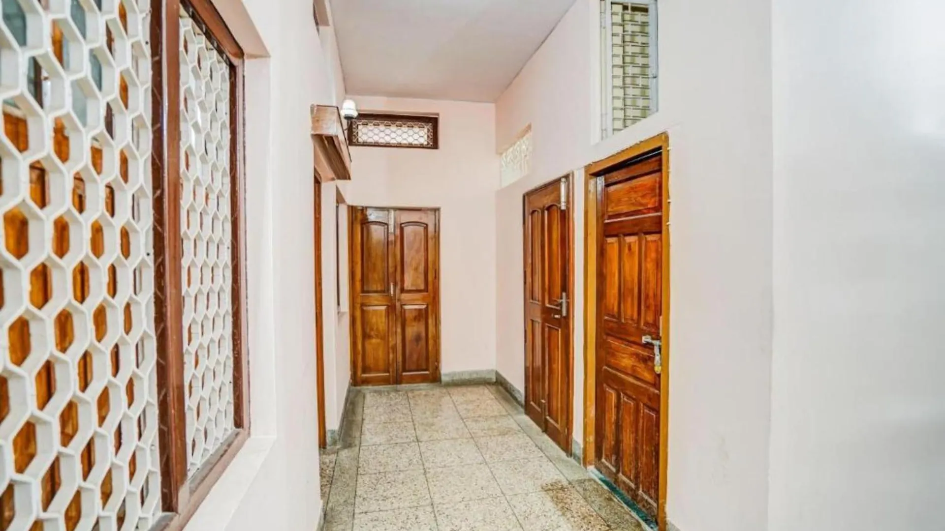 Hotel Subh Kashi # Near Shree Kashi Vishwanath Temple And Ganga Ghat - With #Wifi #Room Service #Spacious & Luxury Room - A Top Rated Premium Hotel In Varanasi 4*,  India