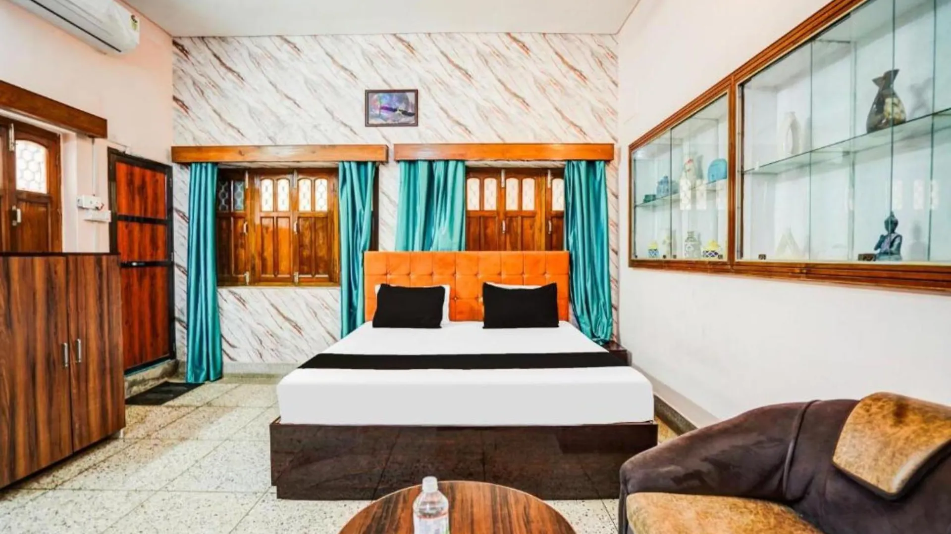 Hotel Subh Kashi # Near Shree Kashi Vishwanath Temple And Ganga Ghat - With #Wifi #Room Service #Spacious & Luxury Room - A Top Rated Premium Hotel In Varanasi