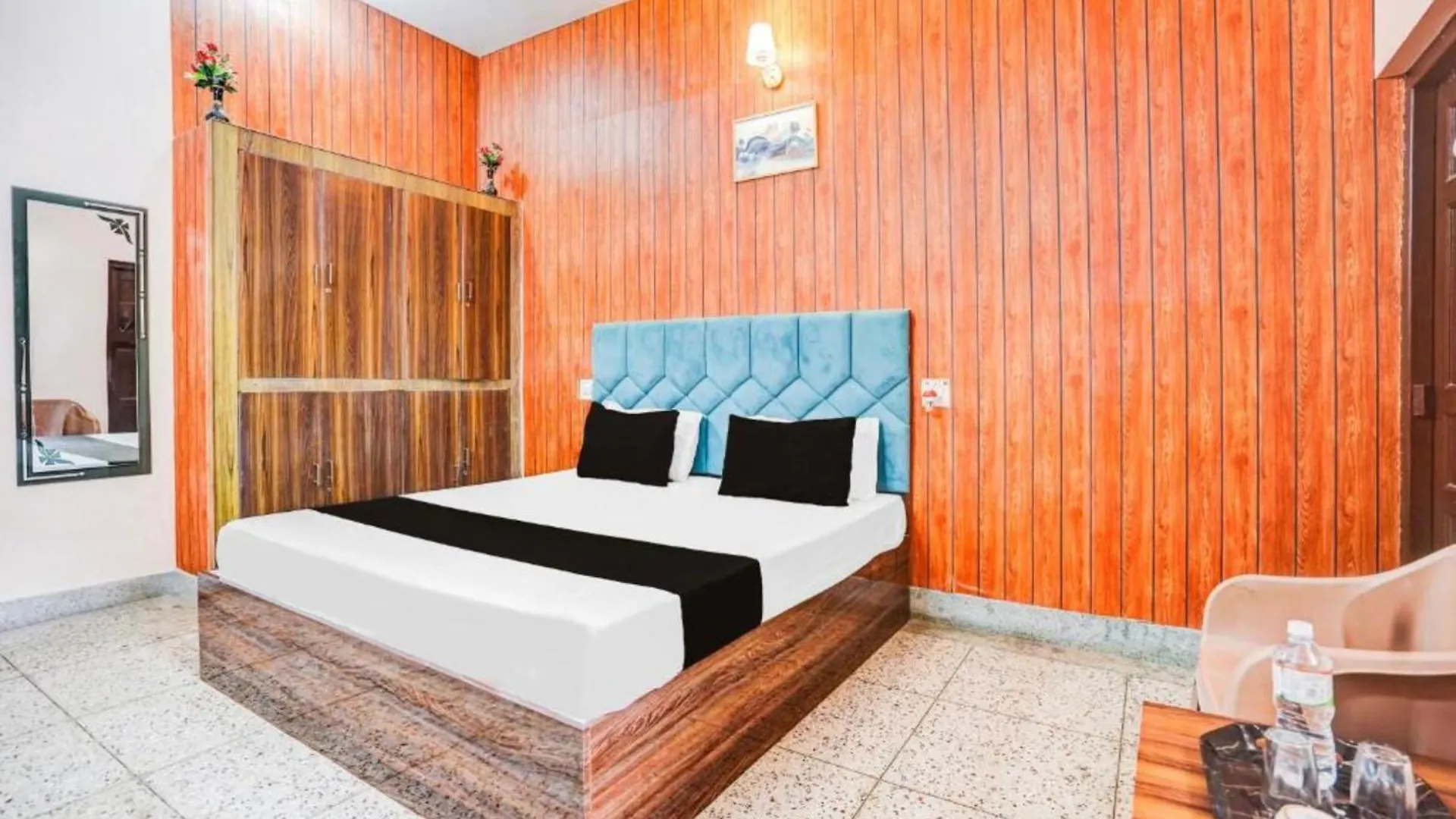 ****  Hotel Subh Kashi # Near Shree Kashi Vishwanath Temple And Ganga Ghat - With #Wifi #Room Service #Spacious & Luxury Room - A Top Rated Premium Hotel In Varanasi India