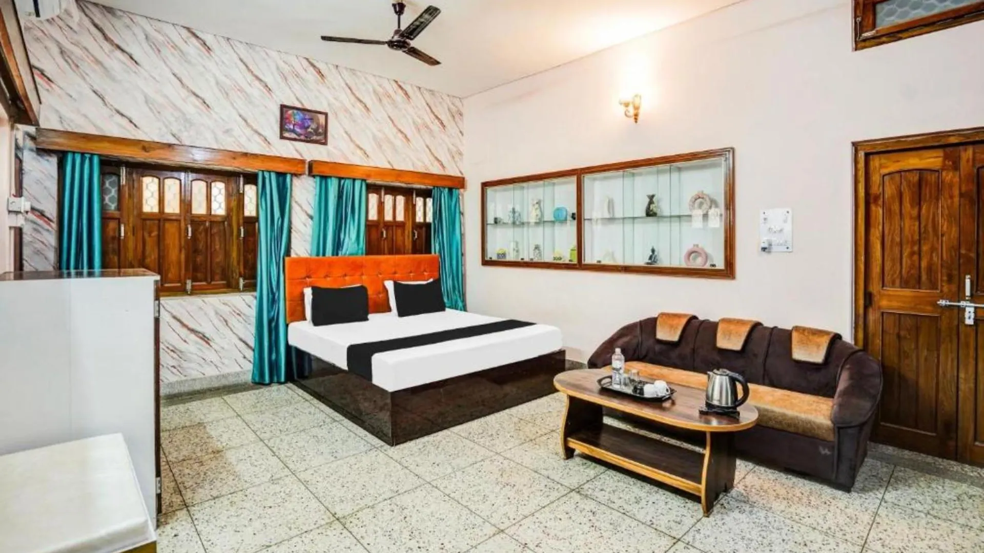 Hotel Subh Kashi # Near Shree Kashi Vishwanath Temple And Ganga Ghat - With #Wifi #Room Service #Spacious & Luxury Room - A Top Rated Premium Hotel In Varanasi