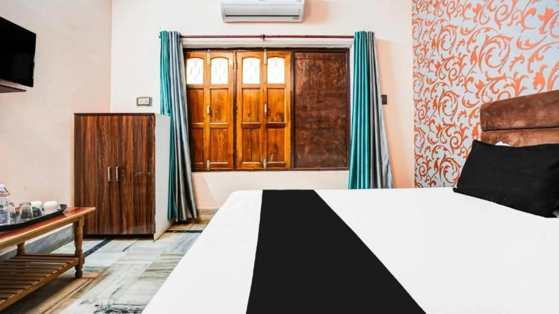 Hotel Subh Kashi # Near Shree Kashi Vishwanath Temple And Ganga Ghat - With #Wifi #Room Service #Spacious & Luxury Room - A Top Rated Premium Hotel In Varanasi 4*,