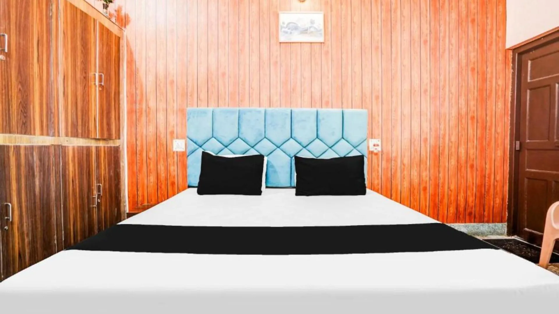Hotel Subh Kashi # Near Shree Kashi Vishwanath Temple And Ganga Ghat - With #Wifi #Room Service #Spacious & Luxury Room - A Top Rated Premium Hotel In Varanasi 4*,  India